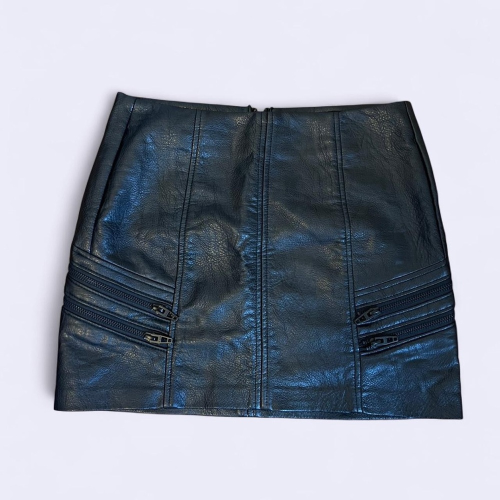 BlankNYC Black Faux Leather Moto Mini Skirt Zip Detail Y2K Size 25 - Picture 2 of 9